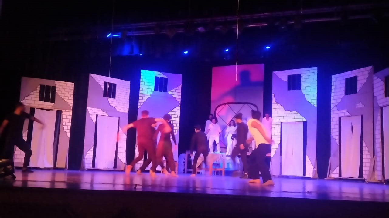 عروض مسرحية