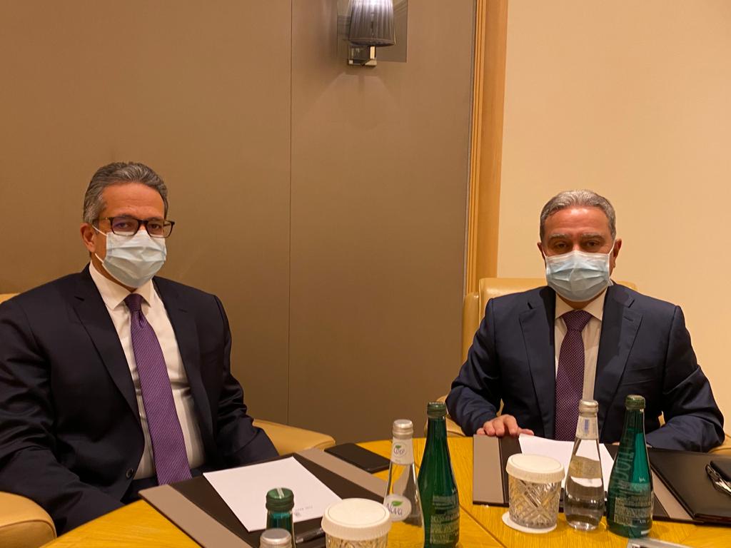 وزير السياحة والآثار مع نظيرة اللبنانى 