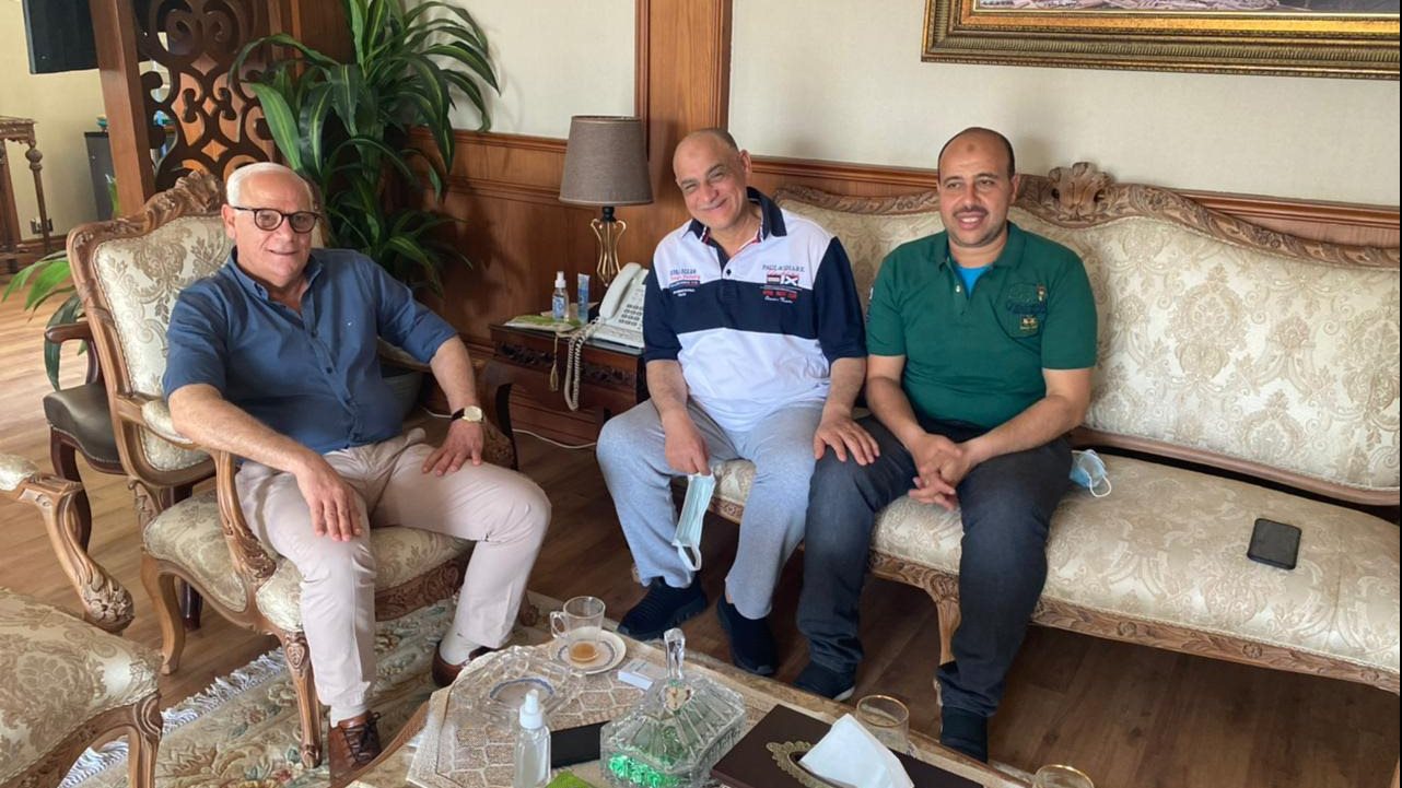 محافظ بورسعيد : استمرار أعمال رصف الطرق بمشروعات الإسكان 