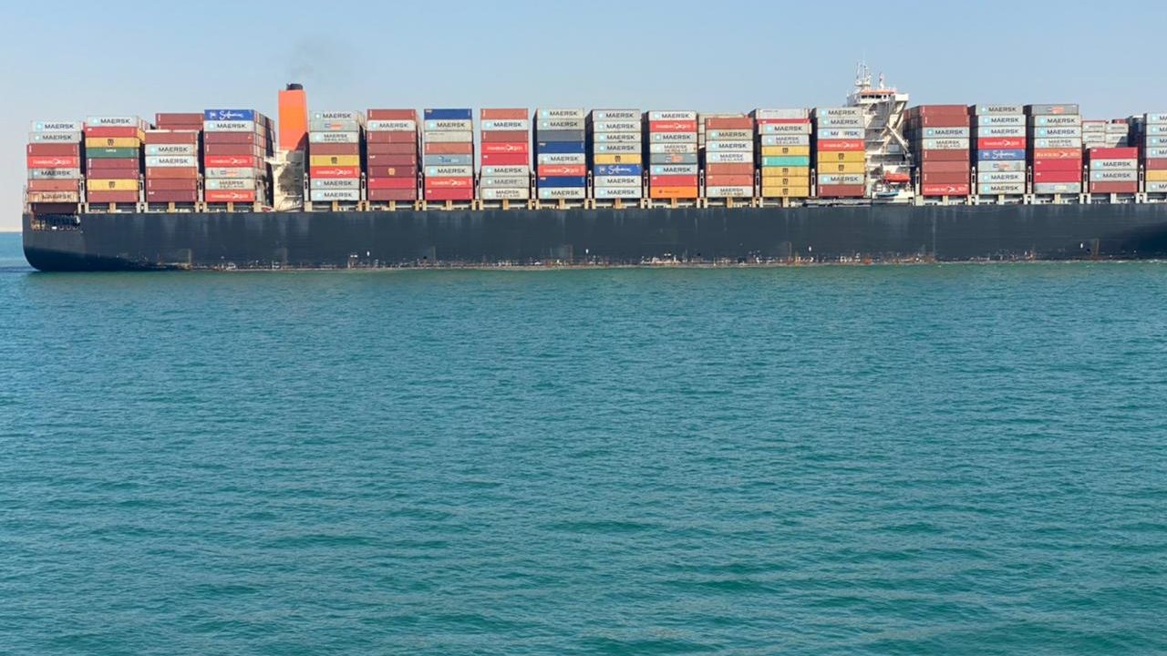 استئناف الرحلة البحرية للسفينة المعطلة 