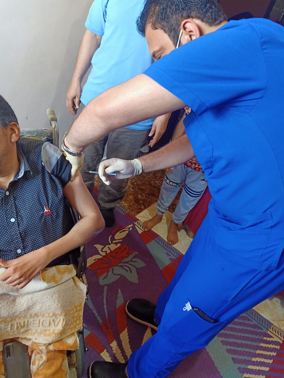 اعجاء لقاح كورورنا لمرضى فى المنزل