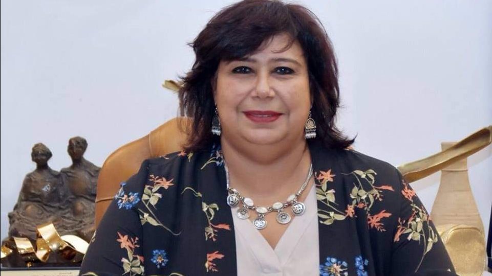 وزيرة الثقافة 