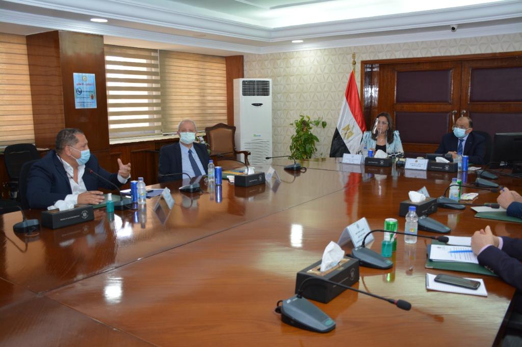 وزير التنمية المحلية 