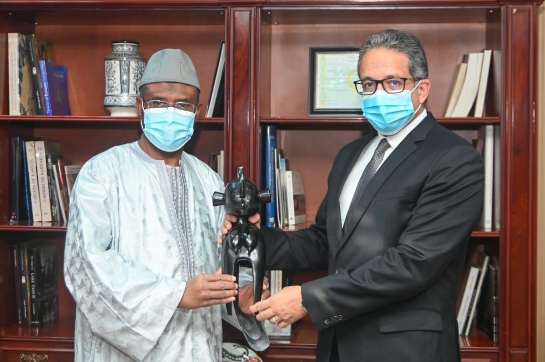 الدكتور خالد العناني وزير السياحة والآثار