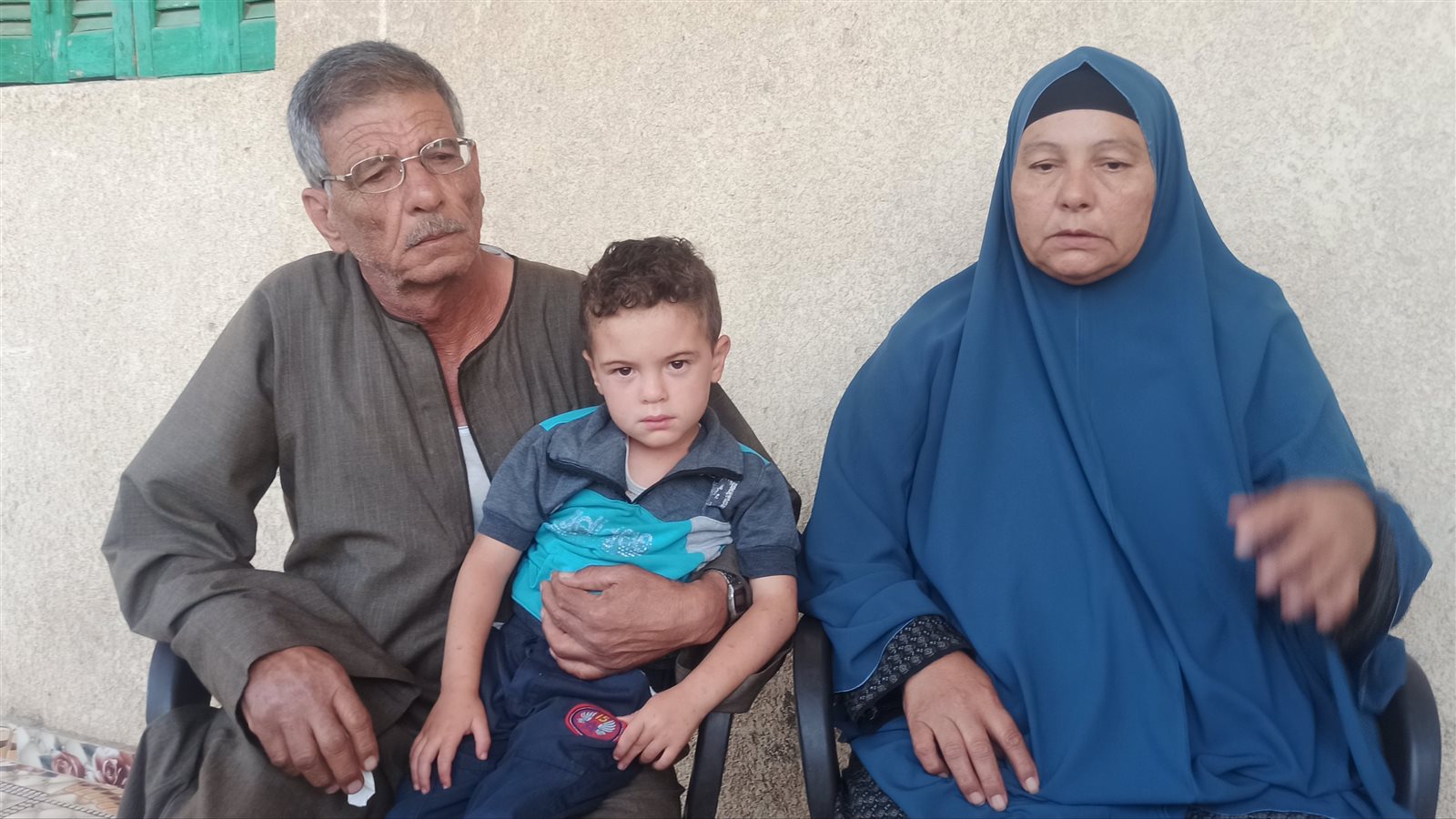 والد ووالدة محمد المصاب بليبيا من جماعة السطو المسلح