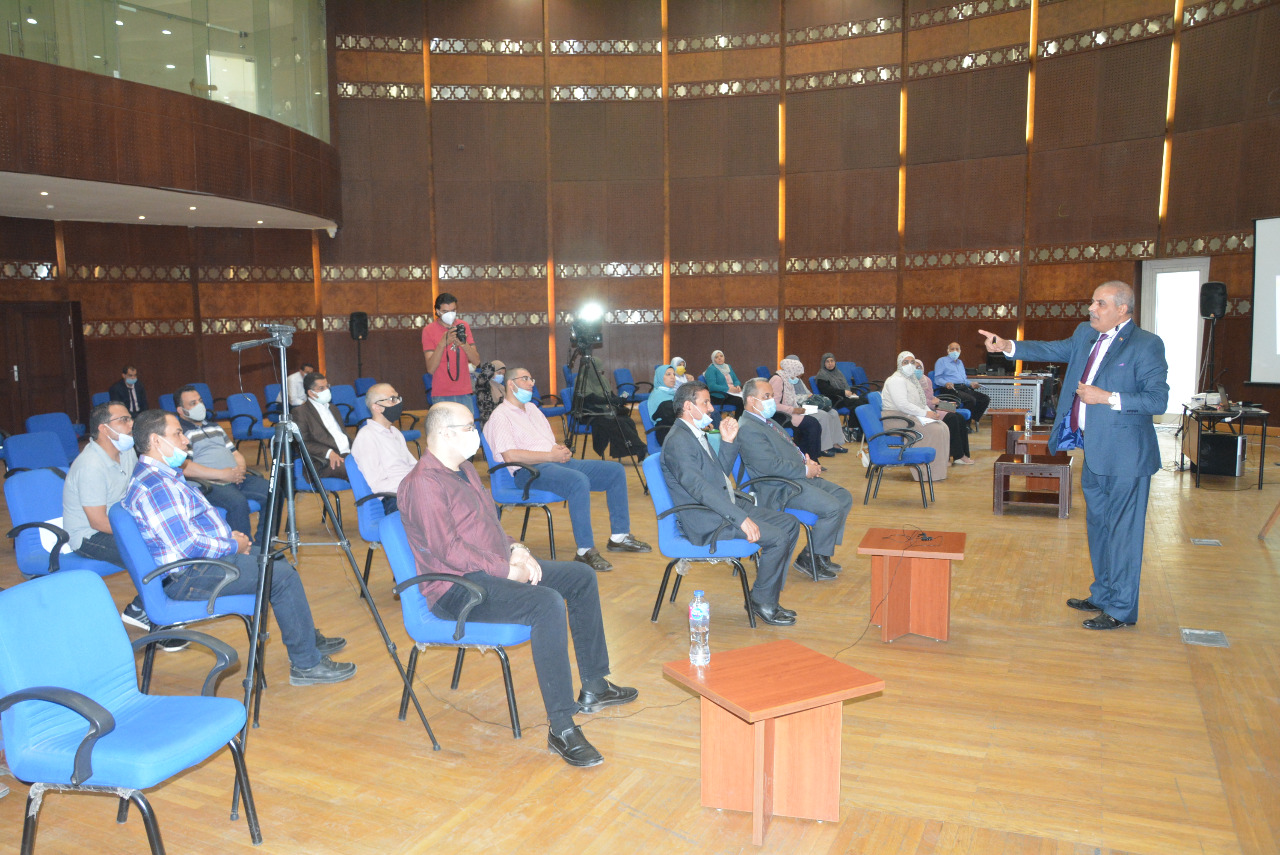 انطلاق فعاليات الدورة التدريبية لمعلمي اللغة العربية