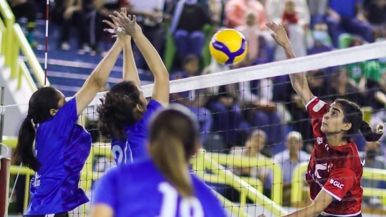   ناشئات الكرة الطائرة بالاهلي  