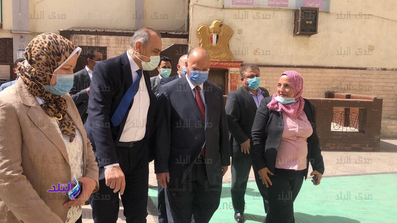 محافظ القاهرة يتفقد امتحانات الشهاده الاعداديه