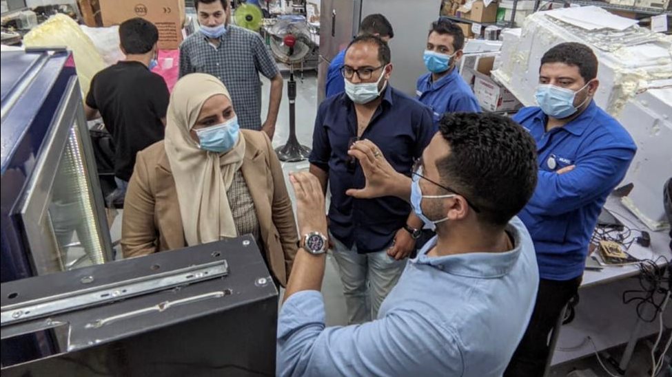 جامعة مصر للعلوم والتكنولوجيا تبتكر" ثلاجة"