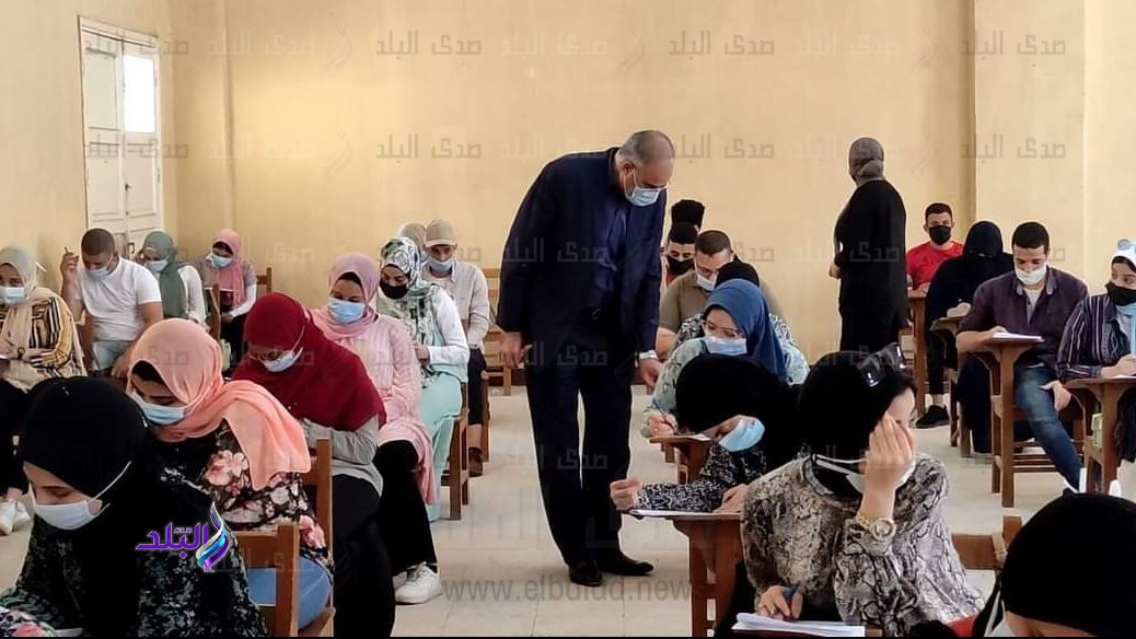عميد الخدمة الاجتماعية بكفر الشيخ يتفقد سير الامتحانات