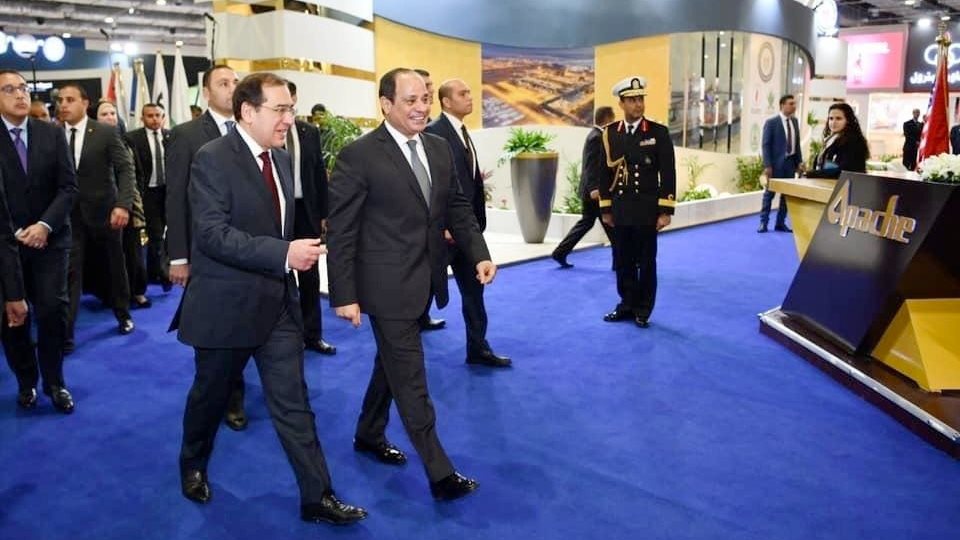 الرئيس ووزير البترول