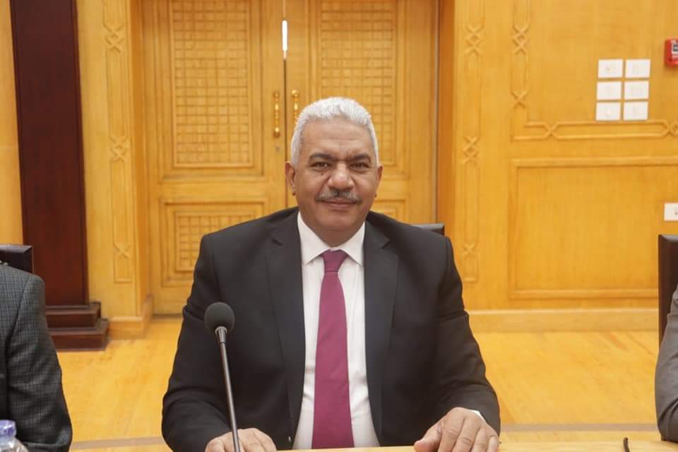 الدكتور محمود صديق 