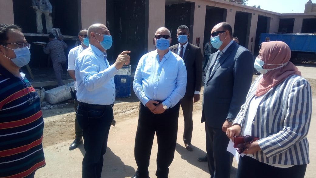 محافظ القاهرة خلال الجولة