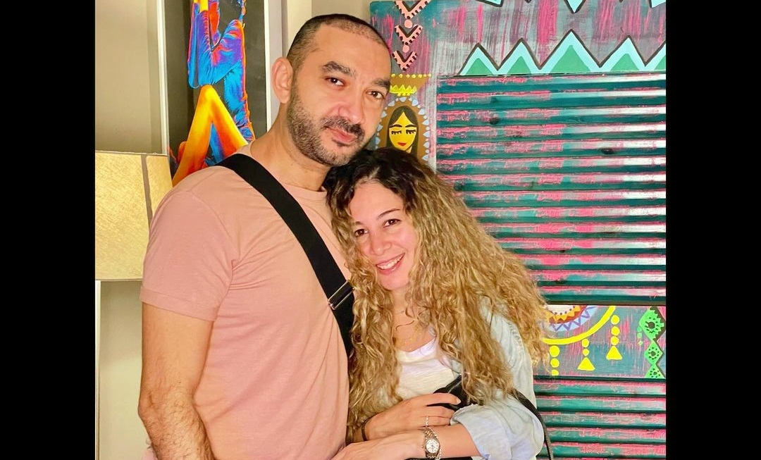 نادر حمدى وزوجته 