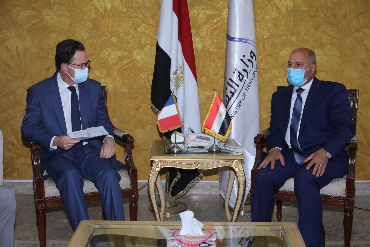 وزير النقل والسفير الفرنسى