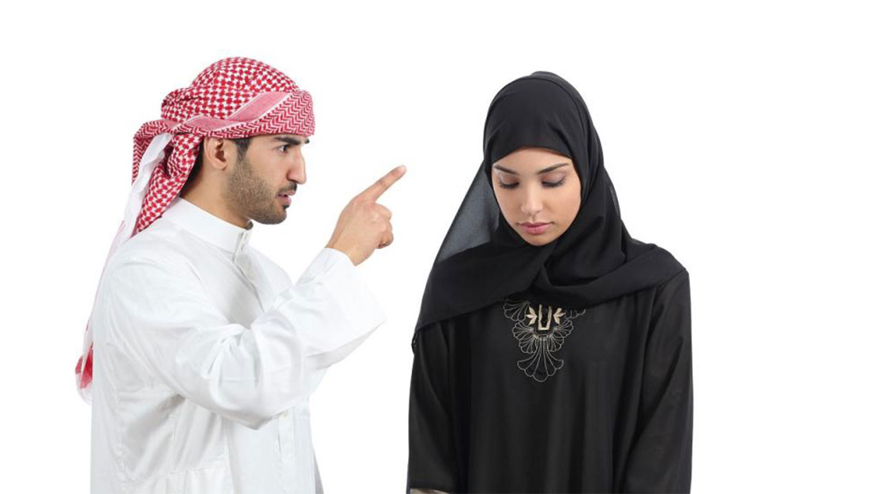 ضرب الزوجة ومعنى قوله "وَاضْرِبُوهُنَّ" في القرآن