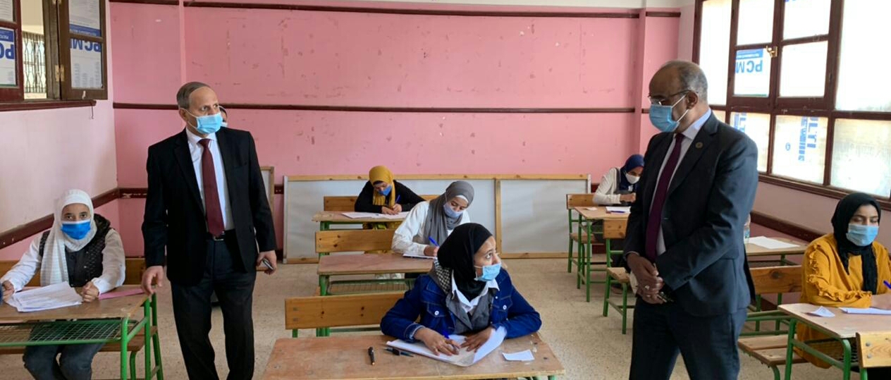 وكيل وزارة التعليم أثناء تفقد الامتحانات