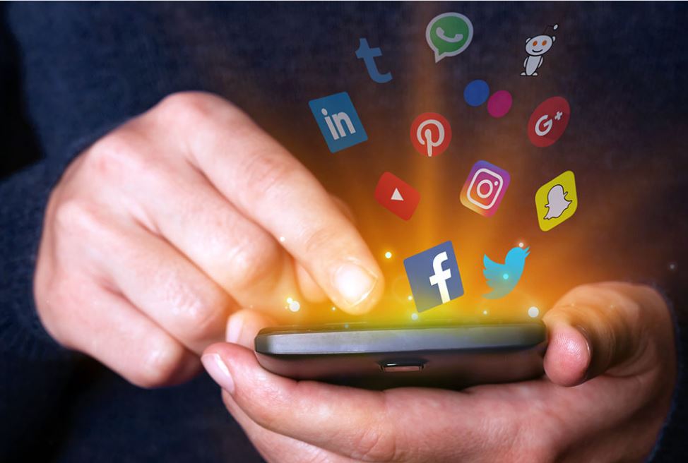 تطبيقات شائعة تجمع معظم بياناتك الشخصية