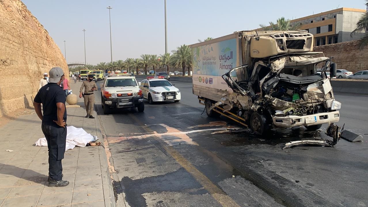 إصابة 12 شخصا بحادث تصادم في الرياض