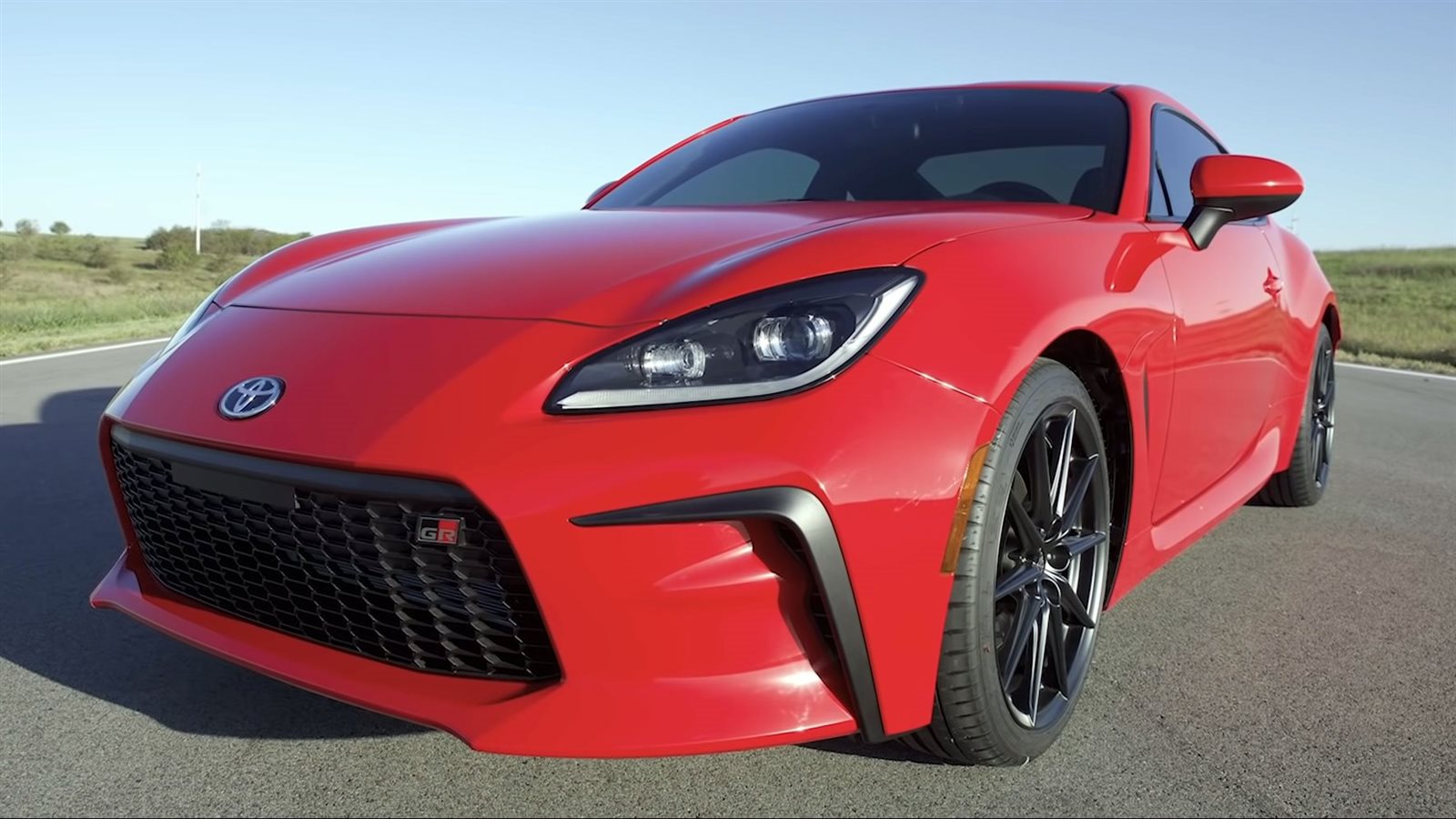 باطلالة رياضية .. تويوتا تكشف عن GR 86 2022| فيديو 