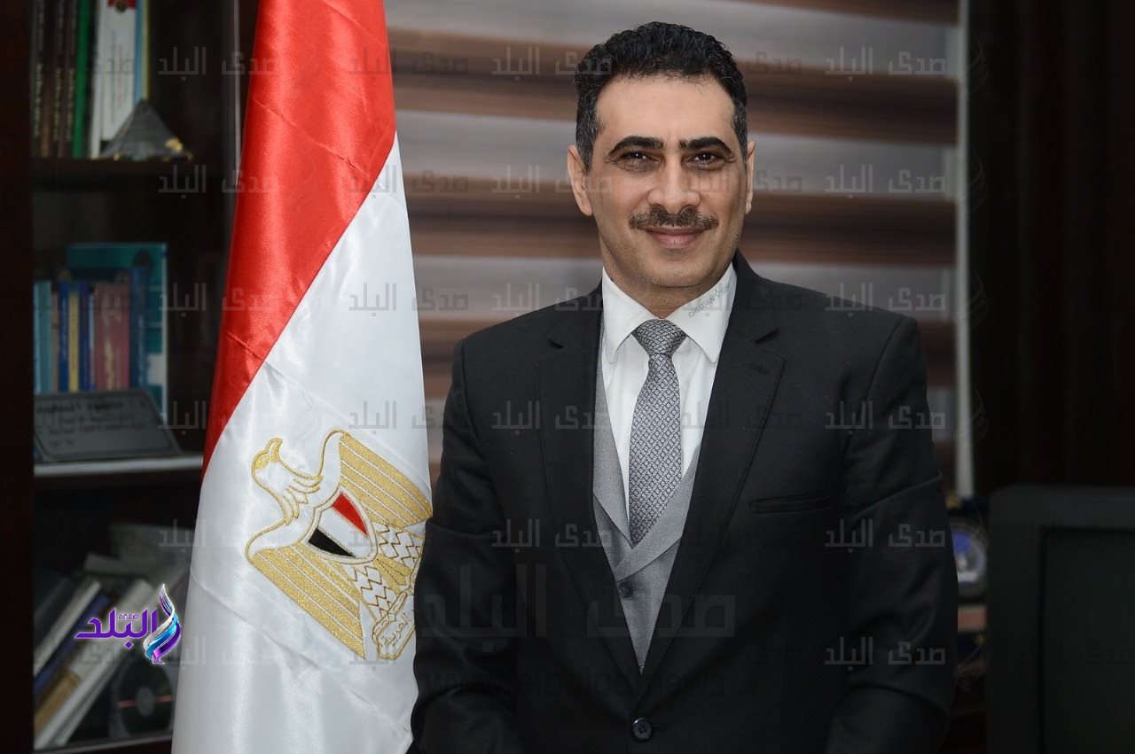  عميد كلية الاقتصاد والعلوم السياسية