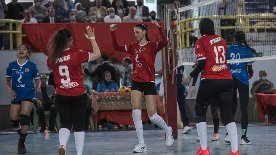 لاعبات الأهلي لكرة الطائرة 