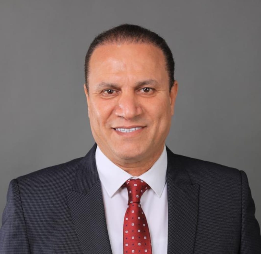 النائب زكي عباس
