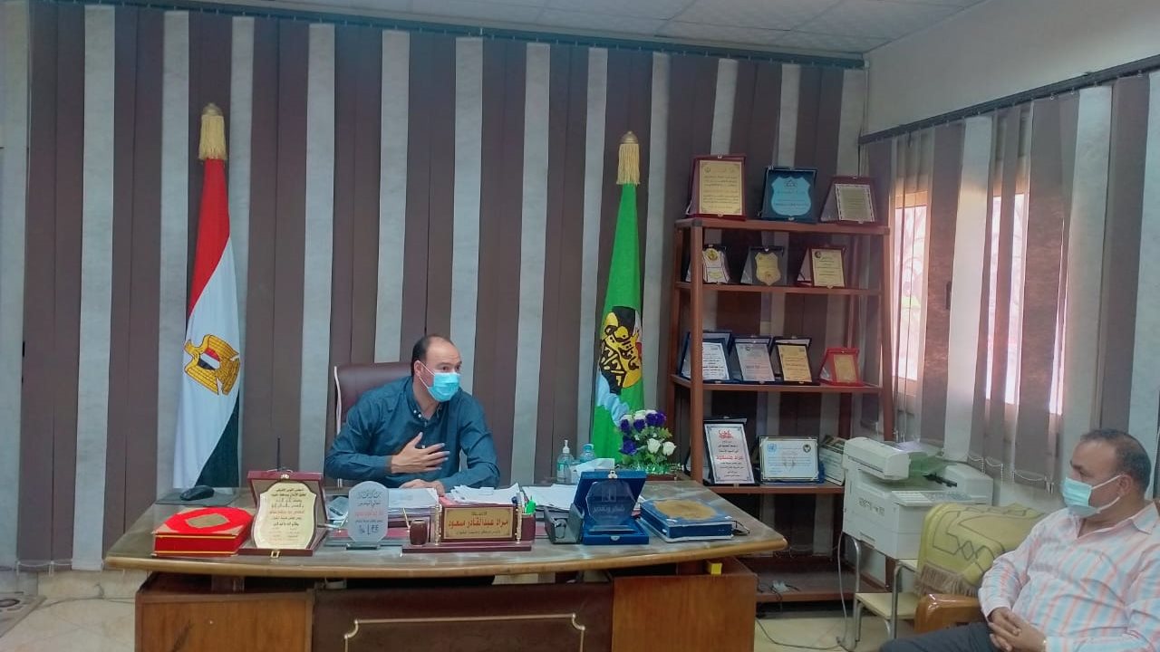 رئيس مركز أبشواى يستقبل وكيل وزارة الزراعة