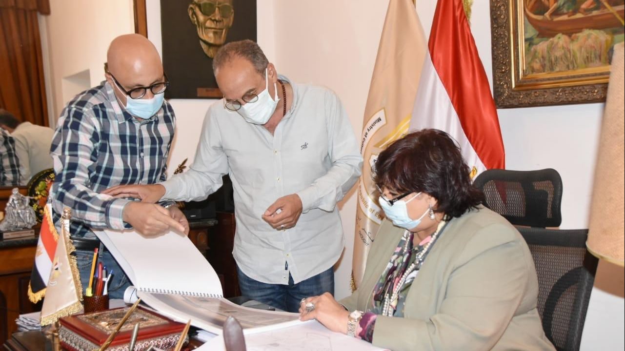 التجهيز لمعرض الكتاب 