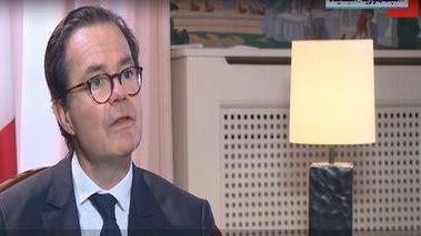 السفير الفرنسى