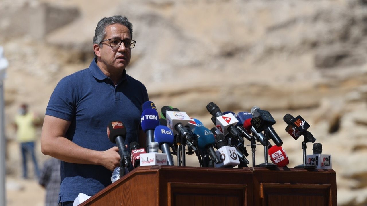 وزير السياحة خالد العناني