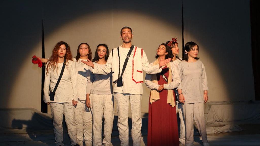 مسرح المواجهة والتجوال 