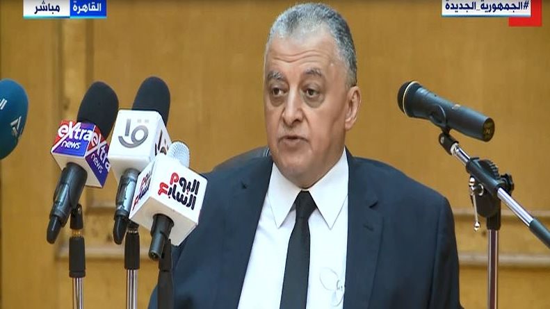 الدكتور عادل عمر الشريف 