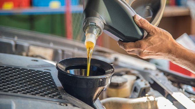 للتغلب على ارتفاع درجات الحرارة ..كيف تختار زيت المحرك