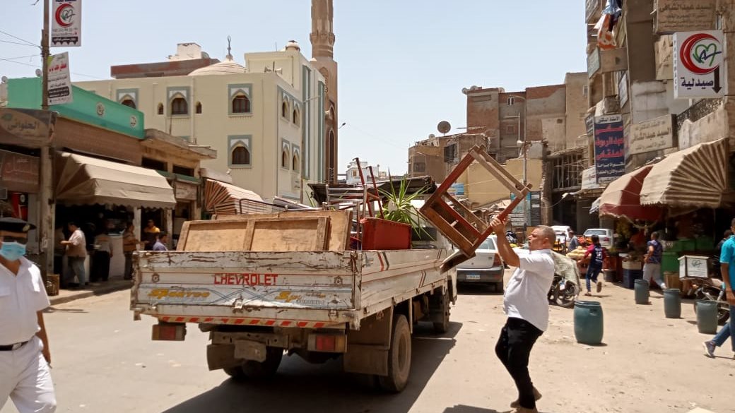 حملات رفع الإشغالات المخالفة في البحيرة 