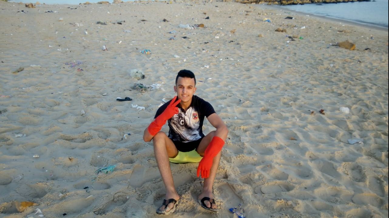 شاطيء الريسه بعد نظافته من المخلفات 