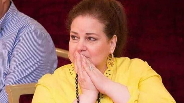 دلال عبد العزيز 