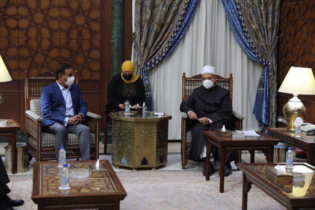 شيخ الأزهر خلال استقبال رئيس الأركان الباكستاني 