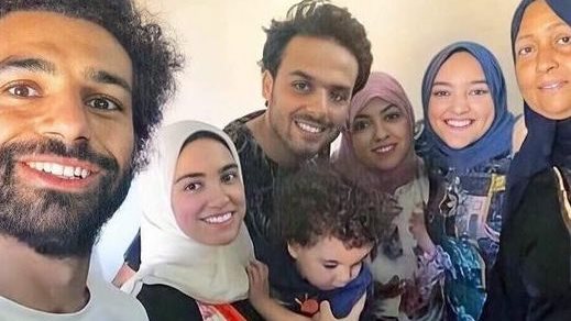 محمد صلاح وعائلته