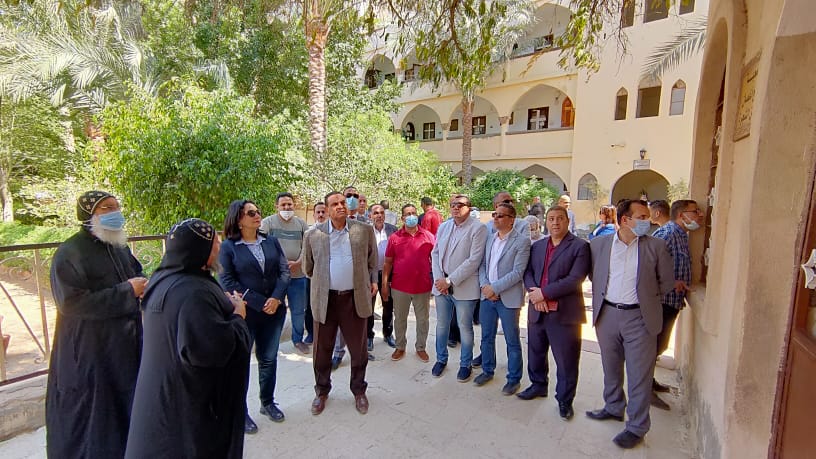 نائب وزير السياحة والآثار 