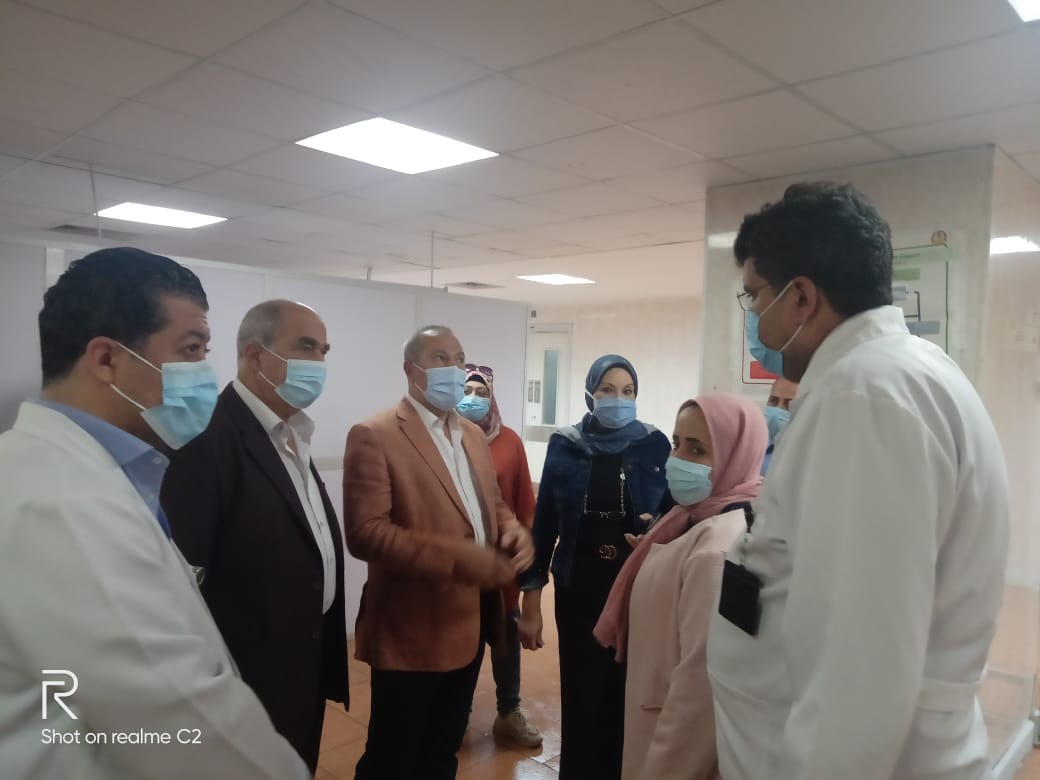 وكيل وزارة الصحة بالدقهلية يتفقد مستشفى المنصورة الدولى