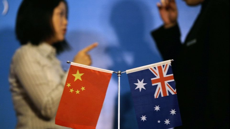 دعوات للسير بعكس التيار الأمريكي 