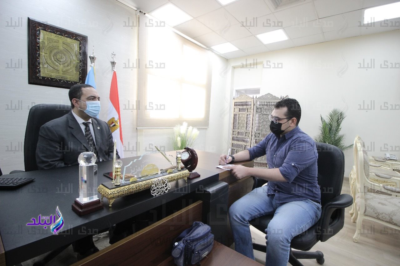 الزميل كريم الخطيب مع رئيس مصنع الالكترونيا