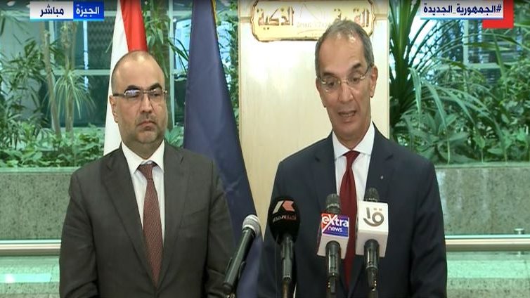 وزير الاتصالات المصري ، ونظيره العراقي 