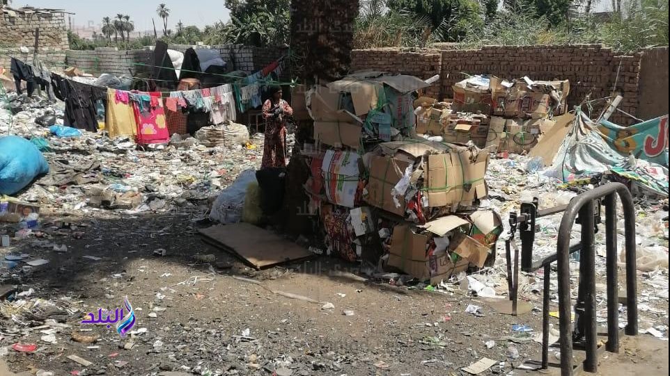 رصد مخالفة بيئة بـ محافظة الاقصر وإزالة ٤٠ طن مخالفات