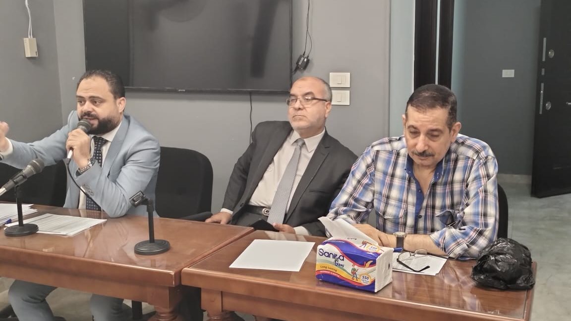 مجلس نقابة الصيادلة أثناء الاجتماع 