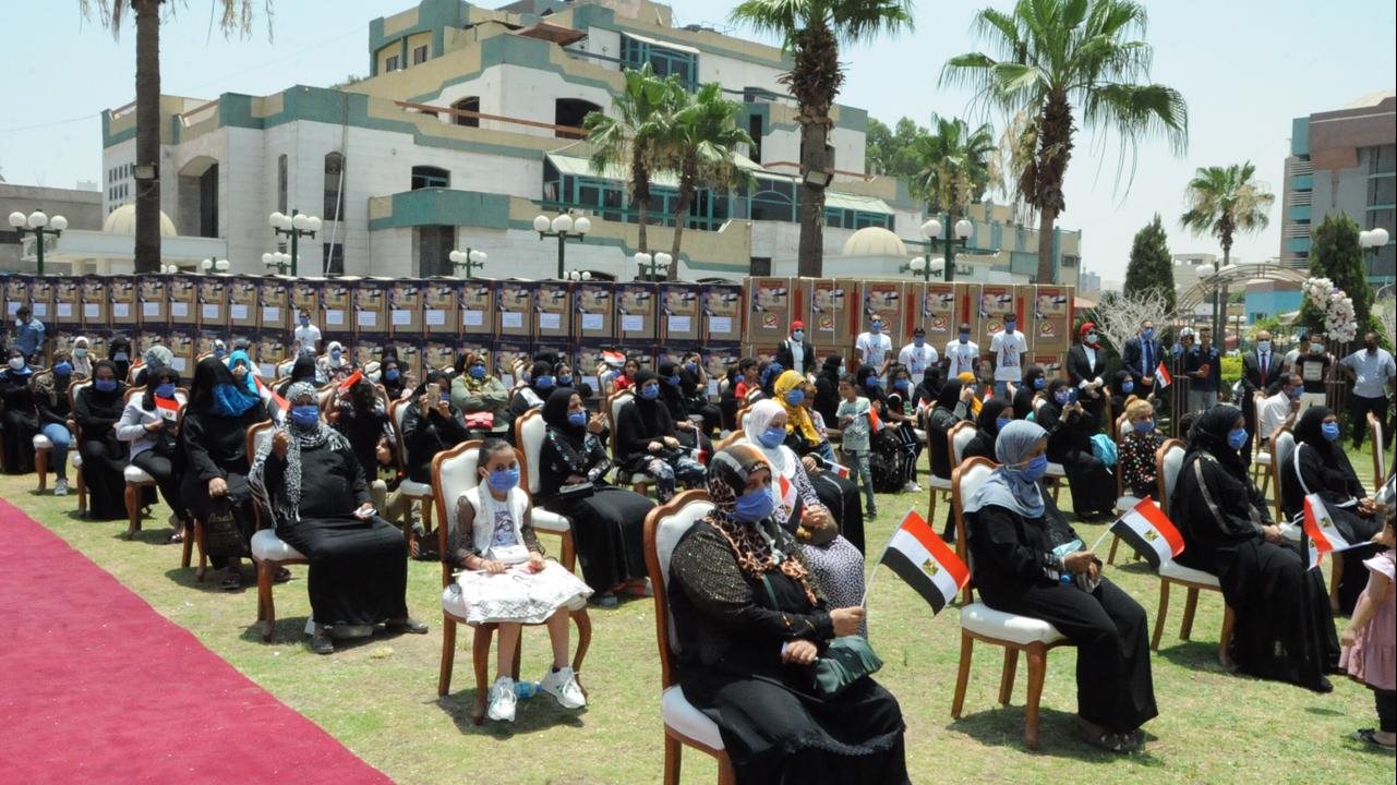 المساعدات العينية لـعدد من أسر نزلاء السجون 