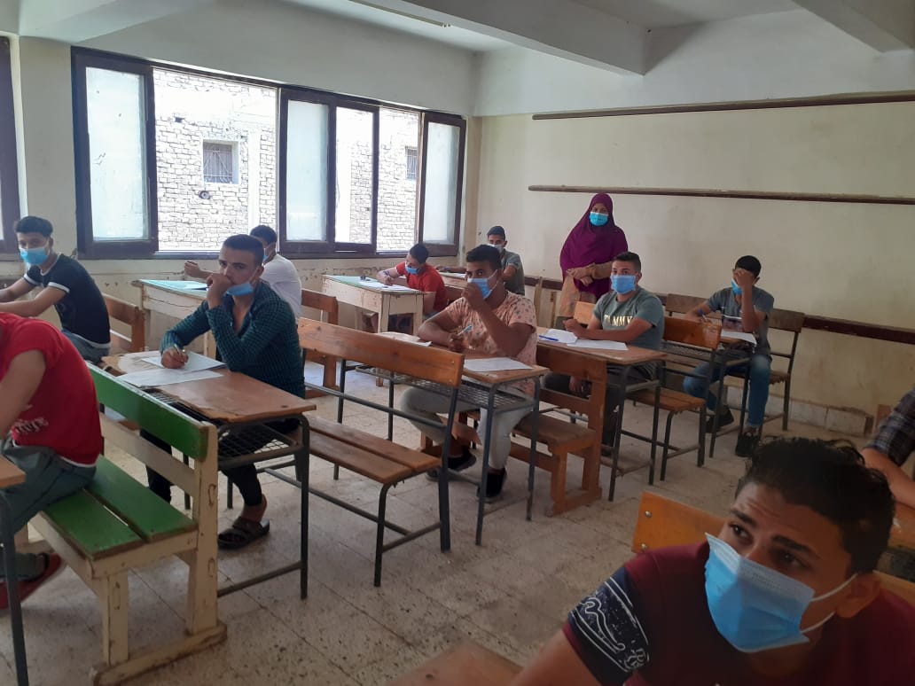 امتحانات الدبلومات الفنية 
