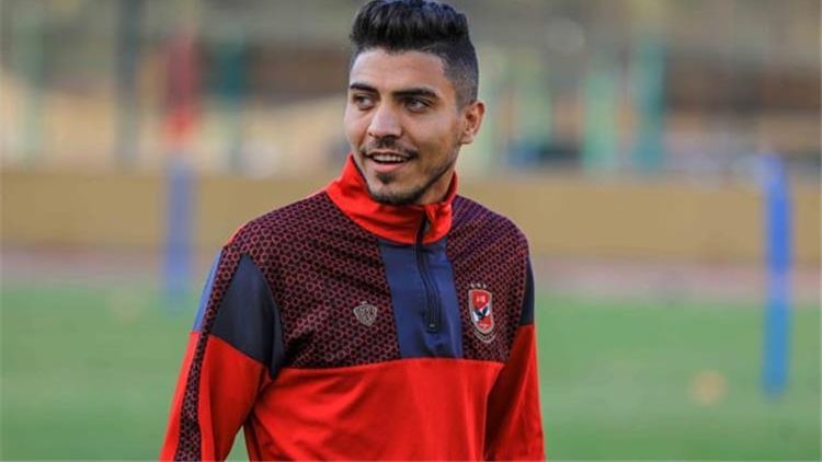 محمد شريف مهاجم النادى الأهلى 