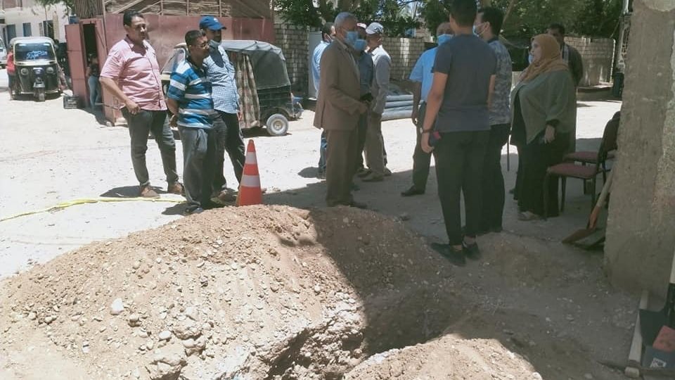 إحلال وتجديد مواسير مياه الشرب بقرية النواورة 